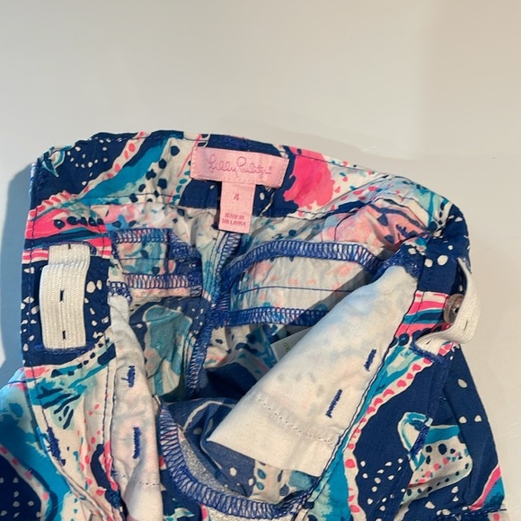 Lilly Pulitzer Mini Callahan Shorts for Girls Size 4 in Indigo Starfish Glow - Picture 8 of 8